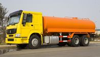 Kendaraan Tanker Minyak Jenis Persegi, 6x4 Truk Transportasi Air Dengan Tangki ZZ1257M4647C