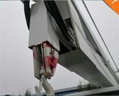 Mobile Aerial Work Platform Truck Dengan 28M Tinggi Isolasi Pembawa Dan Lengan Terisolasi