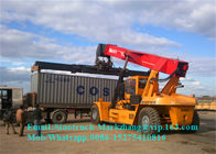 Yellow Port Handling Equipment Forklift Menjangkau Stacker Dengan Mesin Diesel Cummins VOLVO