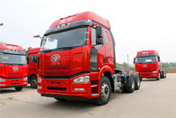 Warna Merah JH6 10 Roda 6x4 Tractor Trailer Truck Dengan FAW Pengurangan Tunggal 457 Gandar