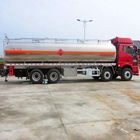 CA5310GYYP63K2L6T4E4 8x4 Truk Tanker / Truk Pengiriman Minyak 28000L Dengan Bahan Baja Karbon 4-6mm