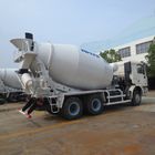 HOWO Diesel Memuat Diri 10 Meter Kubik 6 × 4 Truk Mixer Beton Dengan Bahan Q345B