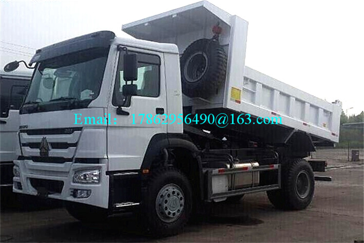 Truk Dump Truck 4x2 6, Truk Tipper Howo 18m³ Kapasitas Kubus ZZ3167M3811