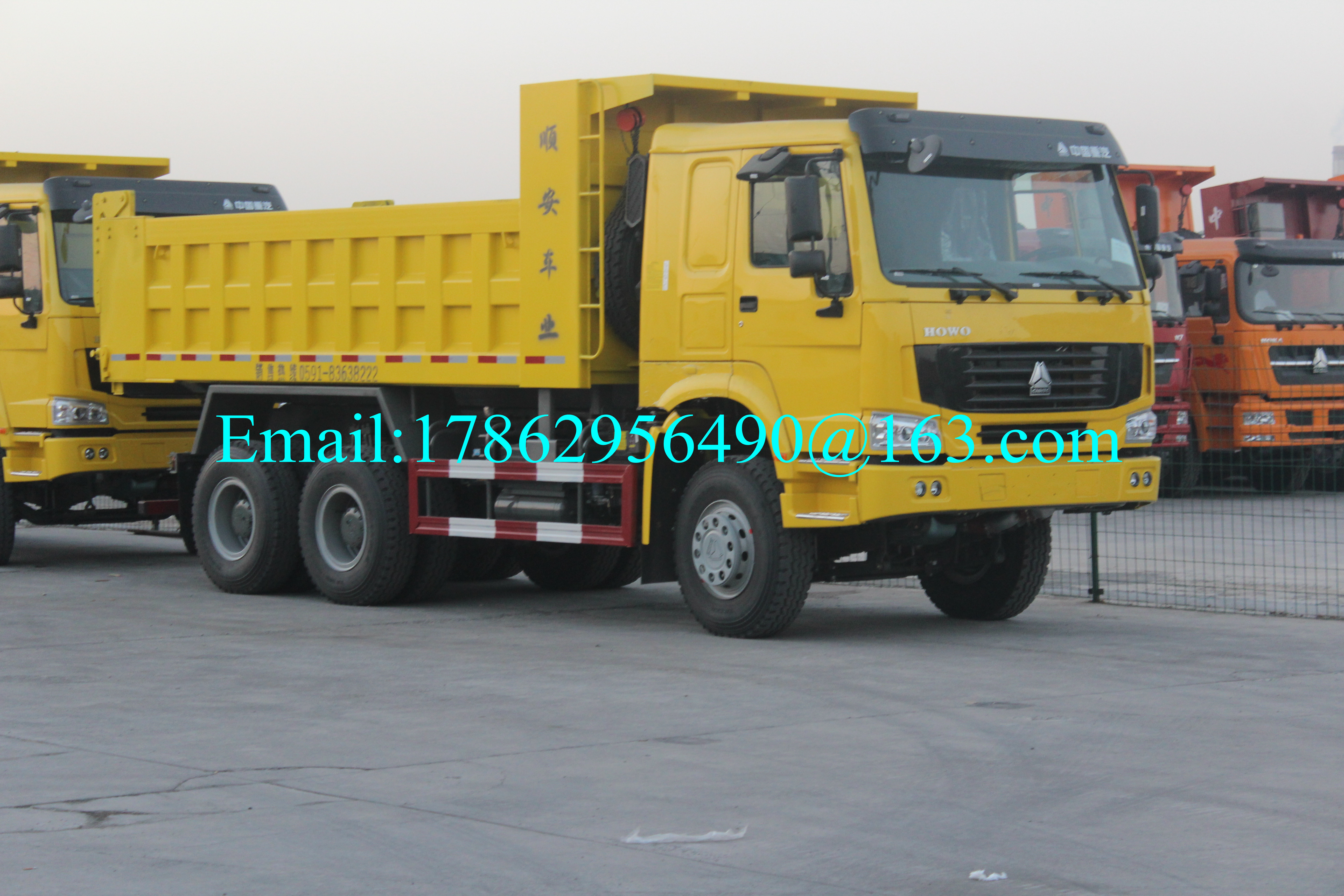 10 Wheeler 6x4 Yellow Heavy Duty Dump Truck Untuk Proyek Jalan Solusi ZZ3257N3847A