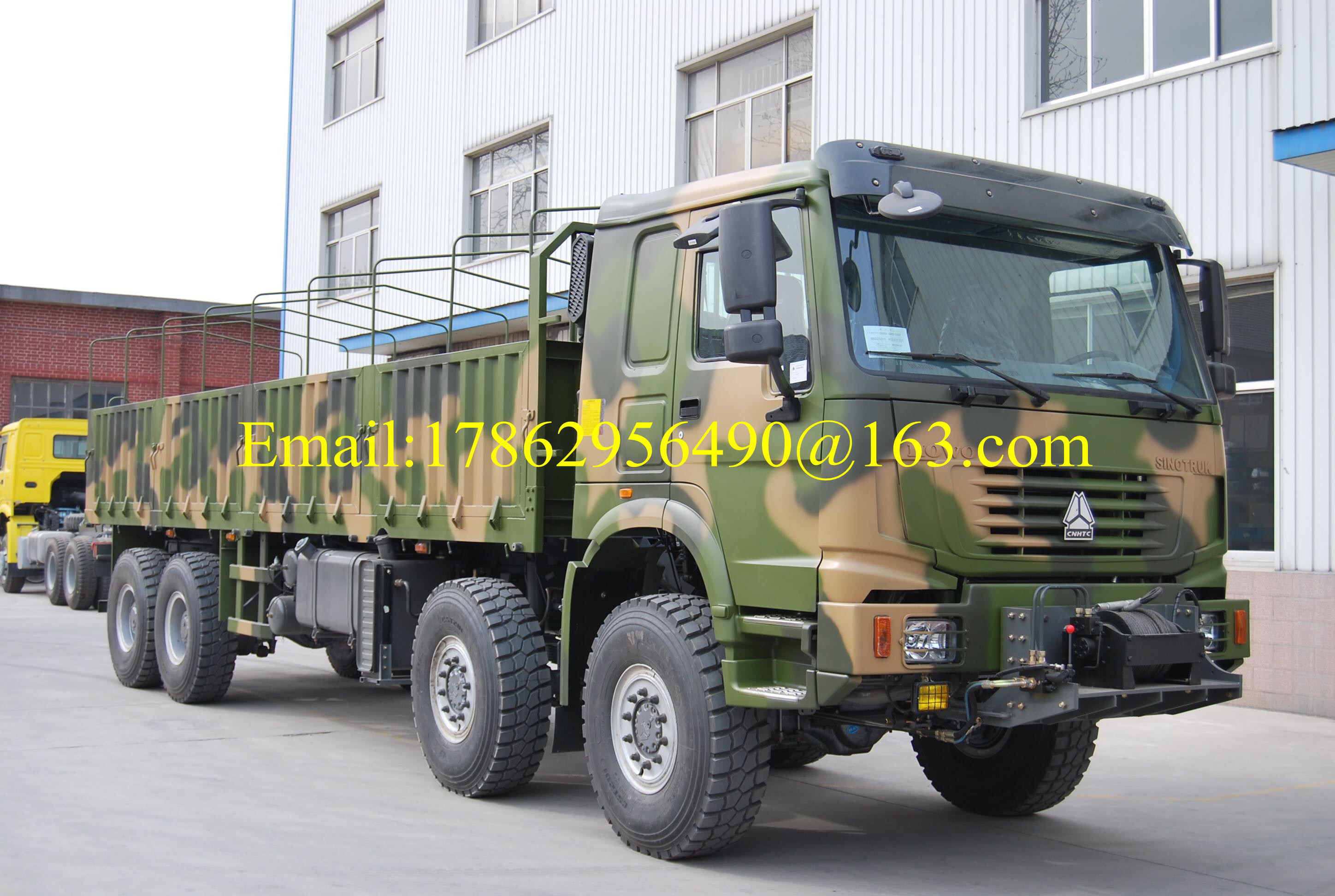 All Wheel Drive Heavy Cargo Truck 8x8 336 HP Dengan 12.00R20 Tire ZZ2317N4677