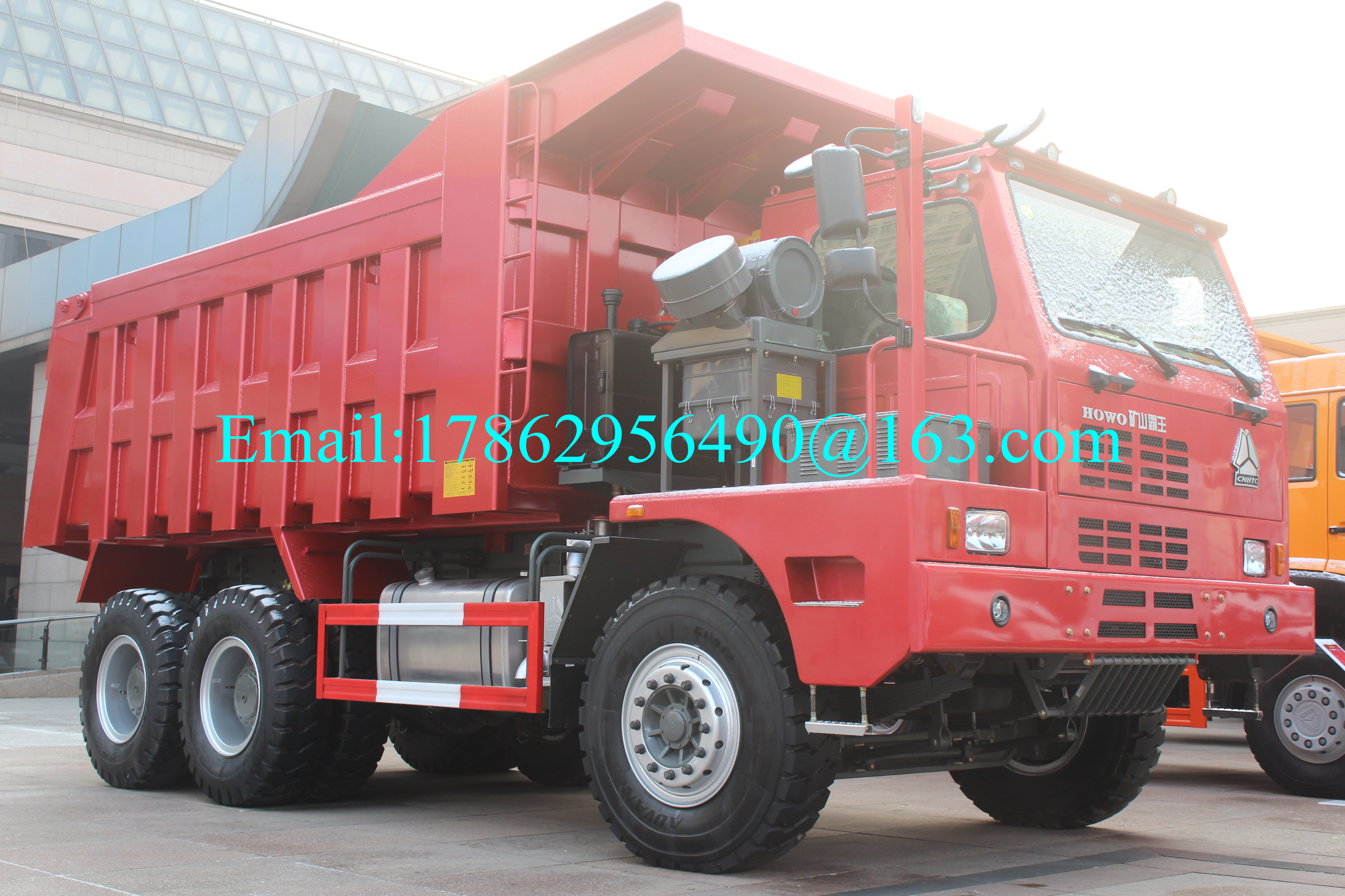 Dump Truck Batubara Besar, Truk Tipper Konstruksi 6X4 371 HP 30,56 CBM
