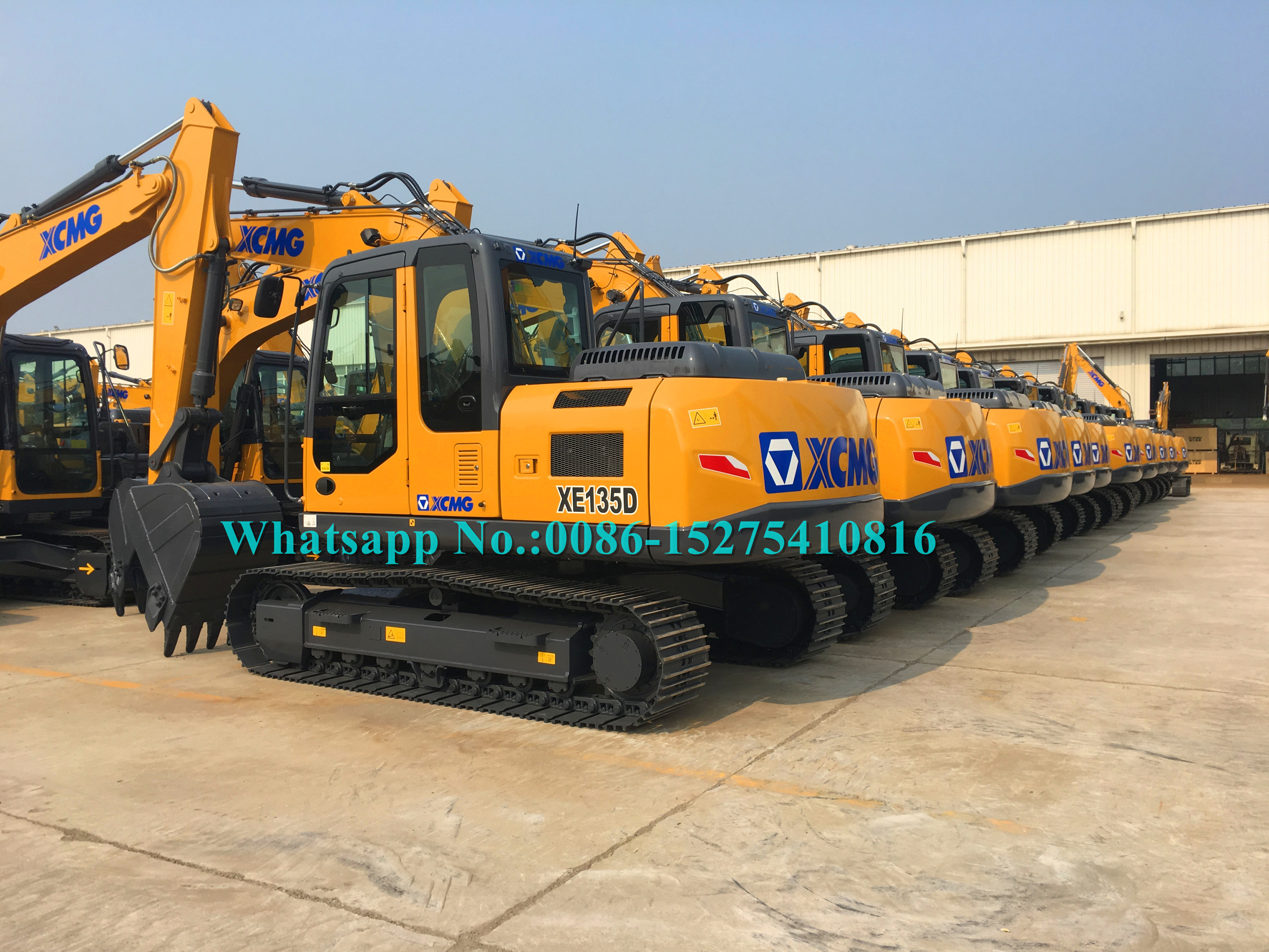 Mesin Berat Menggali 72.7kw, Excavator 13 Ton Dengan Kapasitas Ember 0,4 M3 XE135D