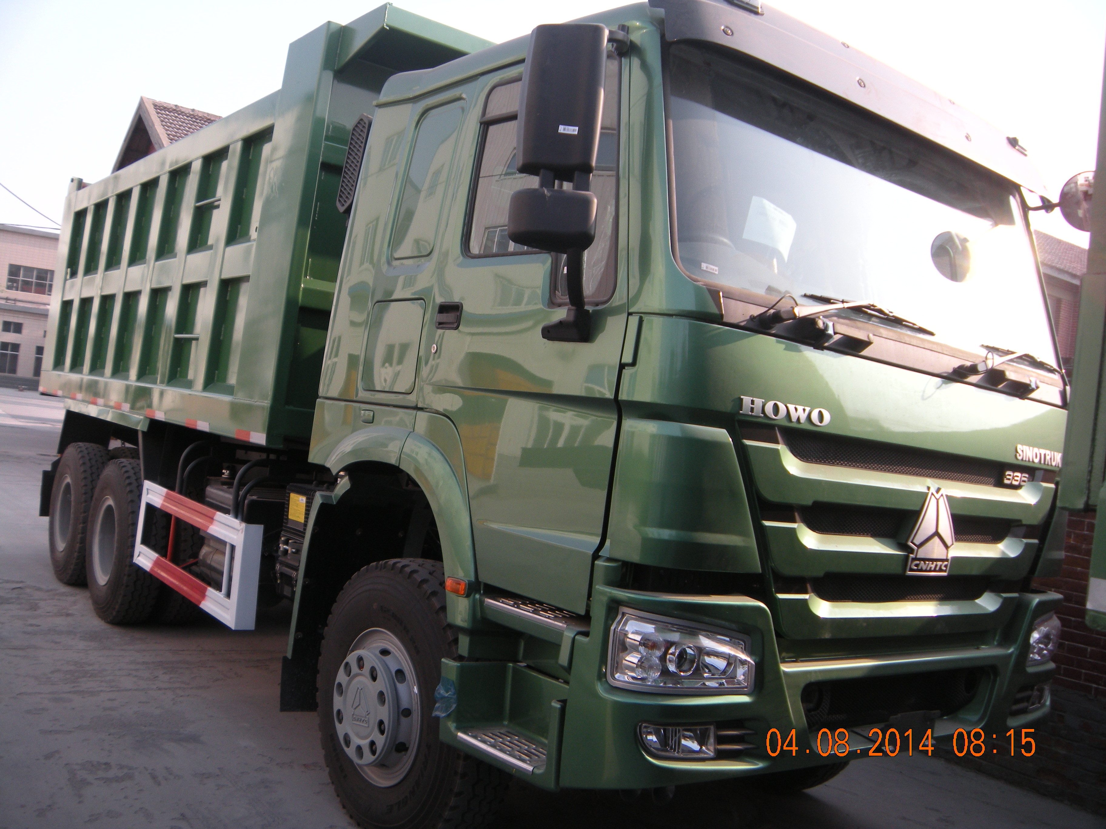 HOWO Green Dump Truck, 6x4 Truk Tipper Kaku Digunakan Dalam Pertambangan ZZ3257N3847A