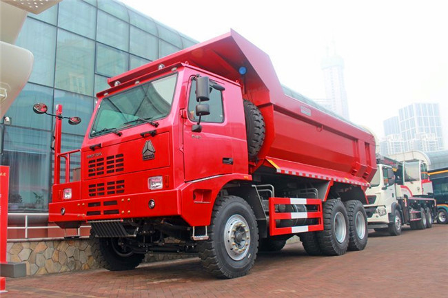 Tugas Berat Sinotruk Howo Load Dump Truck 6 * 4/30 Ton Tipper Truck