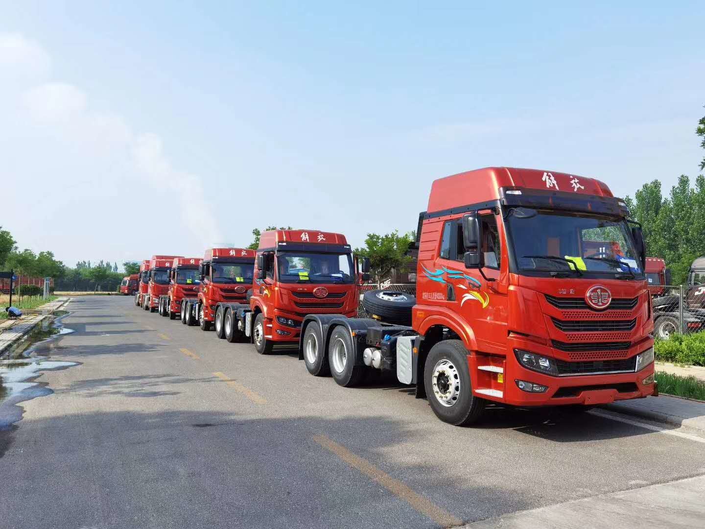 Mesin XICHAI FAW 6X4 Truk Trailer Traktor Diesel Dengan Ban 12E225