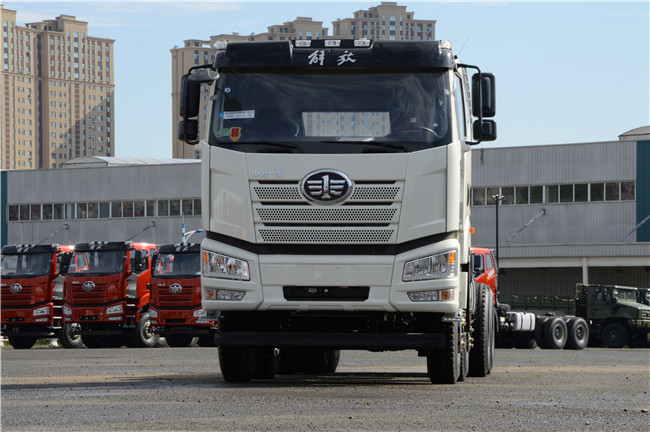Mesin Weichai 40 Ton J6P Dump Truck Chassis