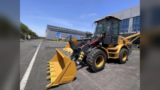 Liugong 777A Backhoe Loader: Perkuat Proyek Anda