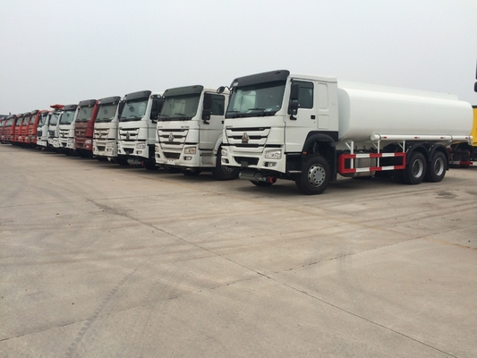 SINOTRUK HOWO 28000L RHD Tanker Truck 8x4 6x4 Drive 12 Ban