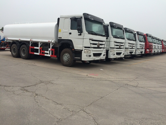 SINOTRUK HOWO 28000L RHD Tanker Truck 8x4 6x4 Drive 12 Ban