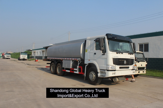 HOWO 4X2 truk bahan bakar 8m3 8000 liter minyak diesel bensin truk tangki untuk dijual
