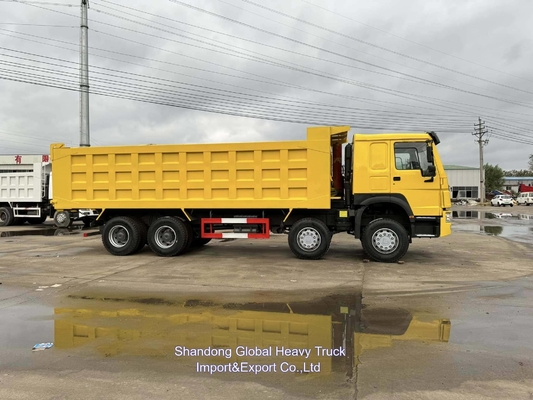 Sinotruck HOWO 25t-100t 8*4 Diesel digunakan transportasi truk pengiriman 12 roda truk