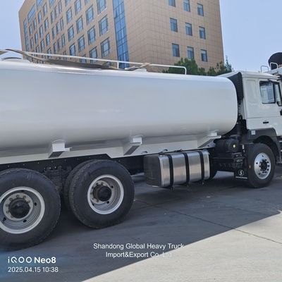 Sinotruk HOWO 6X4 20000 L 25000 L Pengangkut Kargo Tanker Minyak Truk Tanker Bahan Bakar Minyak Truk
