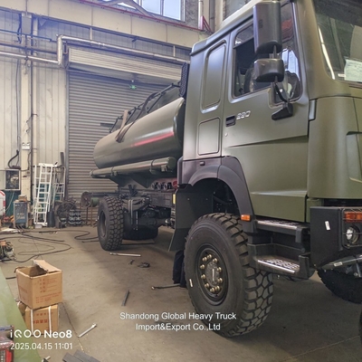 Tangki bahan bakar Pengangkutan Minyak HOWO Tanker Truck With Low Pricehowo 4X4 Tanker Truck