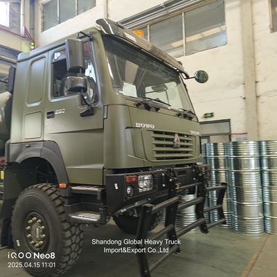 Tangki bahan bakar Pengangkutan Minyak HOWO Tanker Truck With Low Pricehowo 4X4 Tanker Truck