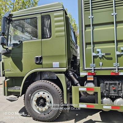 China Sinotruk HOWO 4X2 6X4 Truk Kargo Kothak Penghematan Penghematan