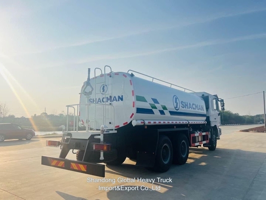 Sinotruk 3000 liter Tangki Air Truk Sprinkler Untuk Pengangkutan Air Dan Pembersihan Jalan