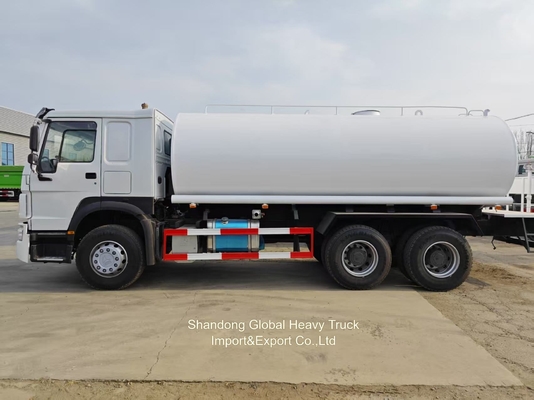 Mesin Diesel Sinotruck HOWO 6X4 336HP HOWO 10 Ban 20000 Liter Sprinkler Tangki Air Truk