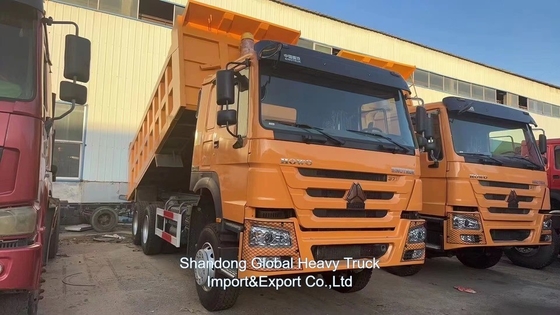 Dipergunakan Diperbarui Kiri Dirver Berat Tipe 6X4 HOWO Truk 10 Roda Truk