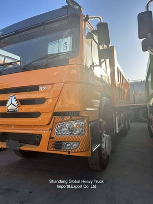 Dipergunakan Diperbarui Kiri Dirver Berat Tipe 6X4 HOWO Truk 10 Roda Truk