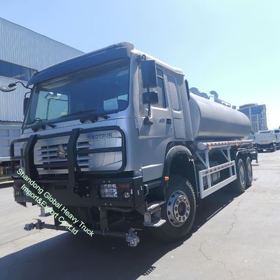 HOWO 6×4 Tangki air truk 20000 liter truk penyemprot dengan tangki tahan korosi
