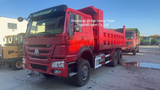 Heavy Duty HOWO Dump Truck dengan Chassis Baja Berkualitas U dan Sistem Hidraulik Pengangkat Depan HYVA