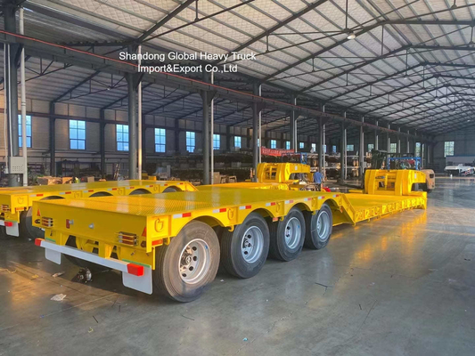 Semi trailer dengan 3 poros untuk transportasi peralatan berat