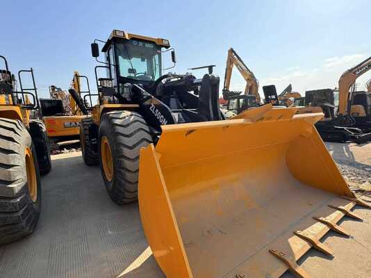 XCMG ZL50GN Wheel Loader dengan beban nominal 5T, mesin 162KW, dan transmisi power-shift hidrolik untuk konstruksi tugas berat