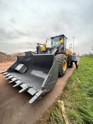 XCMG XC958 5 Ton Wheel Loader dengan Daya 162kw untuk Pembangunan Terrain Pegunungan