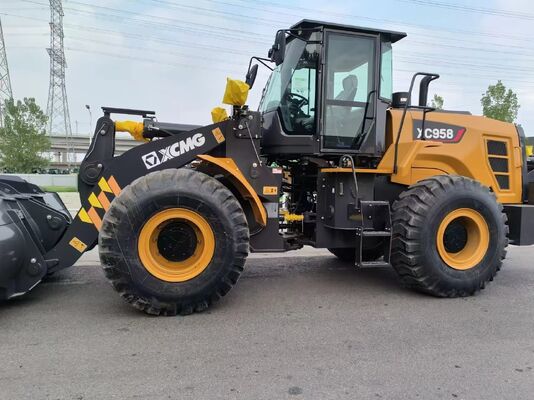 XCMG XC958 5 Ton Wheel Loader dengan Daya 162kw untuk Pembangunan Terrain Pegunungan