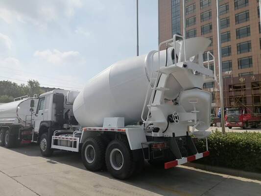 Truk Mixer Beton Sinotruk HOWO 8×4 12CBM dengan Mesin 371HP untuk Konstruksi Tugas Berat