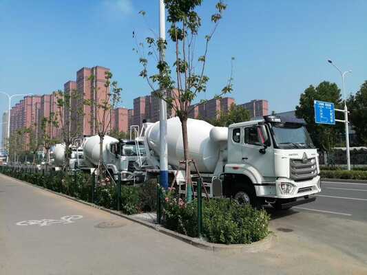 Truk Mixer Beton Standar Emisi Euro 2 dengan Kapasitas 12 Kubik dan Penggerak 6x4 untuk Konstruksi Tugas Berat