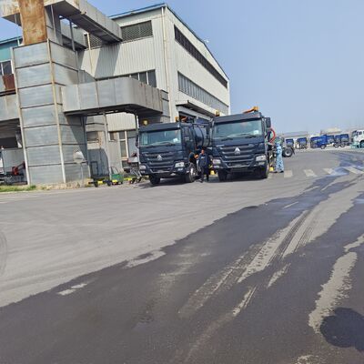 HOWO 15CBM Truk Penyedot Limbah Vakum dengan Mesin 266HP dan Penggerak 6×4 untuk Pembersihan Tangki Septik