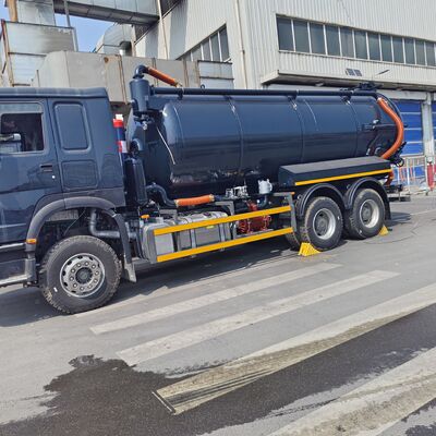HOWO 15CBM Truk Pengisap Limbah Vakum dengan Roda Penggerak 6*4 dan Bahan Bakar Diesel untuk Pembersihan Tangki Septik dan Pengangkutan Lumpur