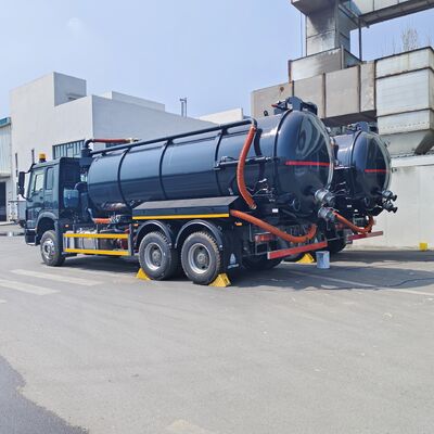 HOWO 15CBM Truk Penyedot Air Limbah Vakum dengan roda penggerak 6*4 dan pembuangan tipping hidraulik untuk pembersihan septik tank