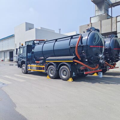 HOWO 15CBM Truk Penyedot Limbah Vakum dengan roda penggerak 6*4 dan tenaga kuda 251-350 hp untuk pembersihan septic tank
