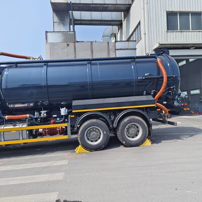 HOWO 15CBM Truk Penyedot Air Limbah Vakum dengan 6×4 Drive Type dan Hydraulic Tipping Discharge untuk Pembersihan Septic Tank