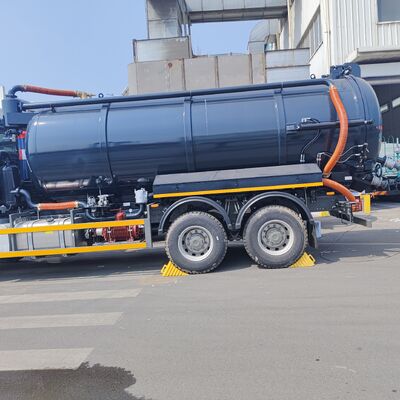 HOWO 15CBM Truk Penyedot Limbah Vakum dengan Mesin 266HP dan Penggerak 6×4 untuk Pembersihan Tangki Septik