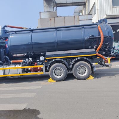 HOWO 15CBM Truk Penyedot Limbah Vakum dengan roda penggerak 6*4 dan tenaga kuda 251-350 hp untuk pembersihan septic tank