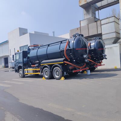 HOWO 15CBM Truk Pengisap Limbah Vakum dengan Roda Penggerak 6*4 dan Bahan Bakar Diesel untuk Pembersihan Tangki Septik dan Pengangkutan Lumpur