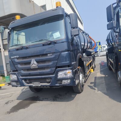 HOWO 15CBM Truk Penyedot Limbah Vakum dengan tipe 6×4 drive dan mesin 266HP untuk pembersihan limbah kota dan industri