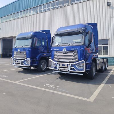 HOWO NX Traktor truk dengan roda penggerak 6×4 mesin diesel tugas berat dan kabin tidur atap tinggi untuk pertambangan dan barang jarak jauh
