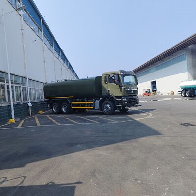 HOWO TX 6×4 Tangki truk air dengan kapasitas 15-20 CBM Pompa air sentrifugal bertekanan tinggi dan tubuh tangki diperkuat untuk penghapusan debu dan pembersihan kota