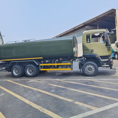 HOWO TX 6×4 Tangki truk air dengan kapasitas 15-20 CBM dan pompa air bertekanan tinggi untuk pengendalian debu dan irigasi
