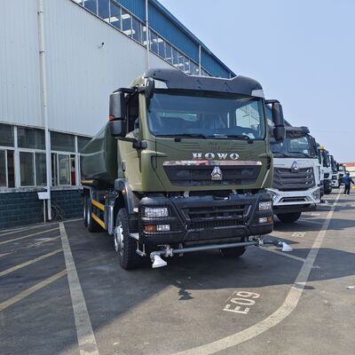HOWO TX 6×4 Tangki truk air dengan kapasitas 15-20 CBM Pompa air sentrifugal bertekanan tinggi dan tubuh tangki diperkuat untuk penghapusan debu dan pembersihan kota