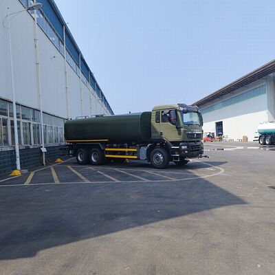HOWO TX 6×4 Tangki air truk dengan 20T muatan Euro 2 standar emisi dan 6×4 drive wheel untuk pembersihan jalan